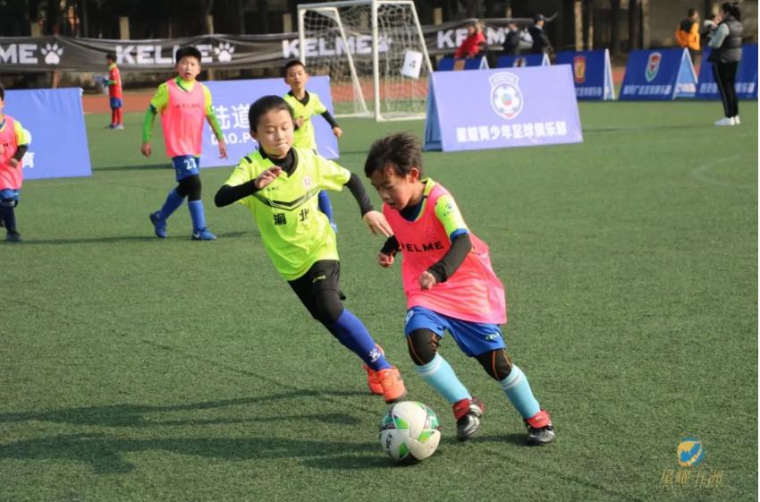 开学去踢球,开学去球场踢球