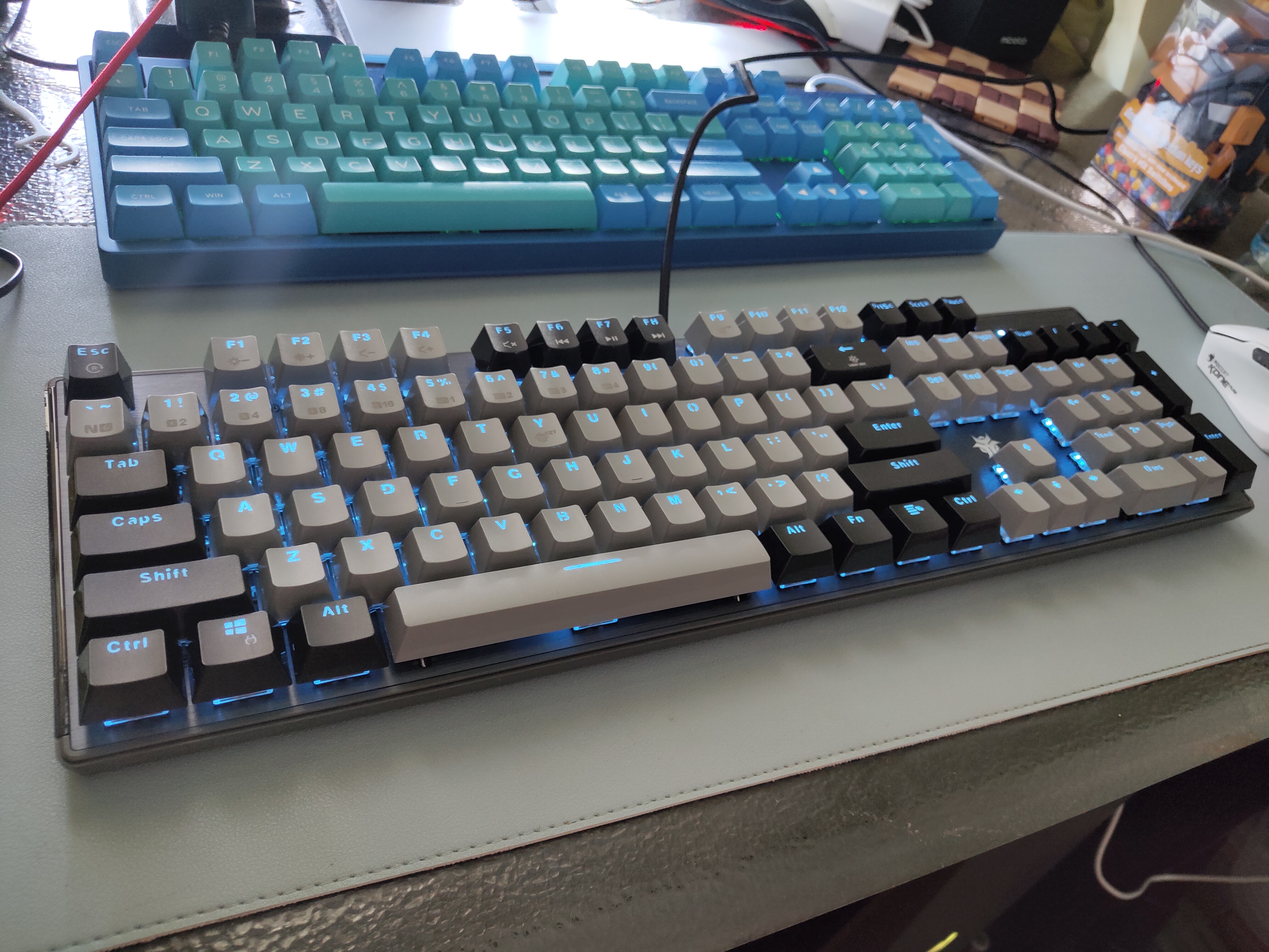 机械键盘樱桃轴与普通轴的区别,入坑机械键盘哪种轴好