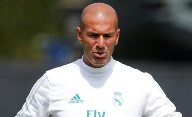 齐达内为什么不公认球王,齐达内能被称作球王吗