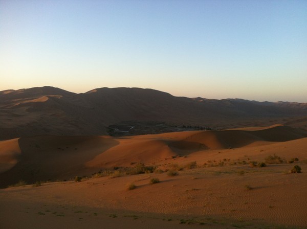 徒步穿越巴丹吉林沙漠路线,穿越巴丹吉林沙漠四日游