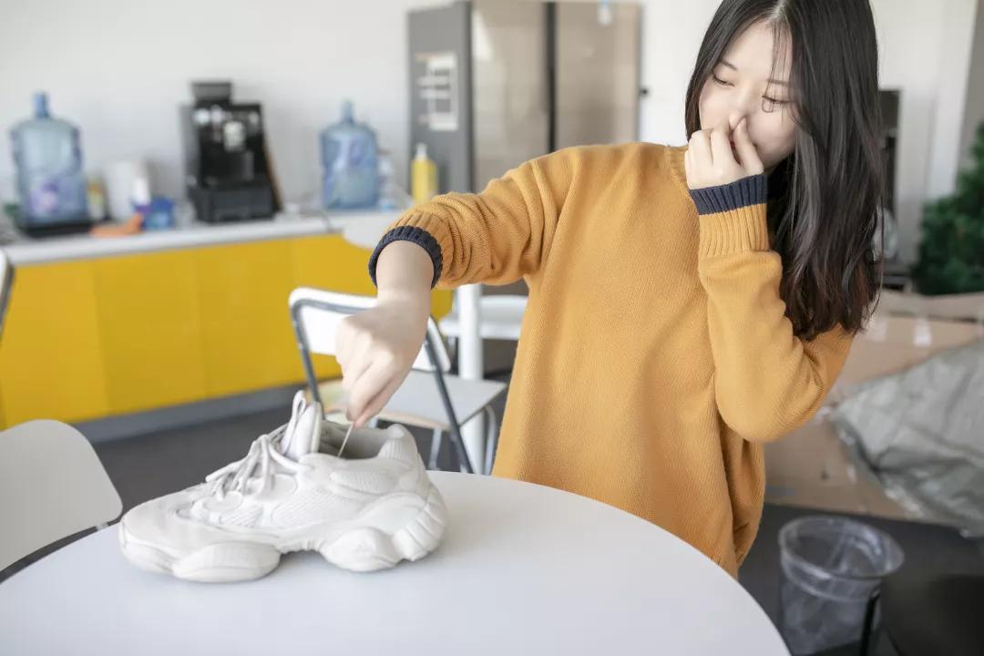 去除脚臭最有效的喷雾,去脚臭最有效方法喷雾