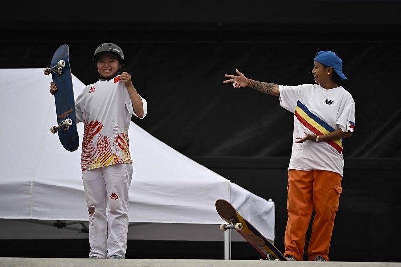 坏孩子跑步,坏孩子高空跑步