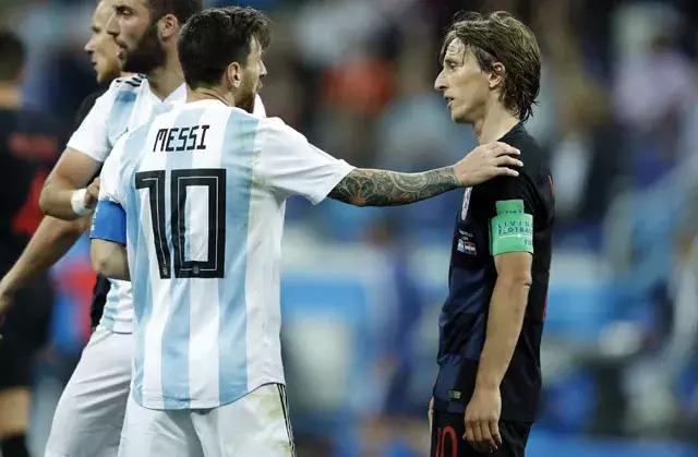 炸碎，灭门、逃难、流血，你无法想象金球奖“魔笛”经历过什么