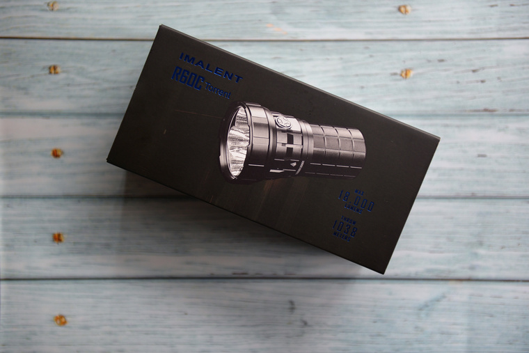 自从拍完这个手电之后,公园里人少了好多