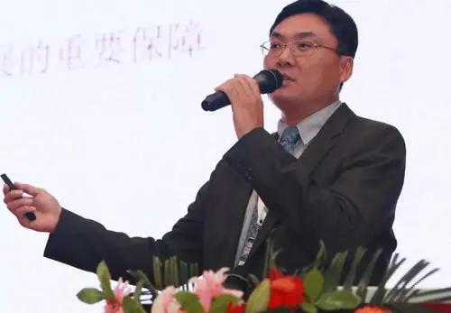 百亿老总猥亵9岁*女幼**判5年，请天价律师申请无罪，网友：5年都轻