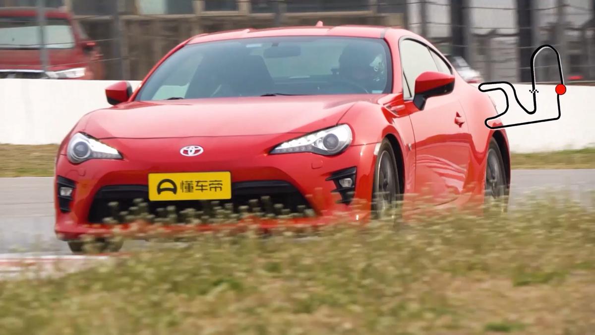 丰田跑车86深度体验,丰田ae86漂移