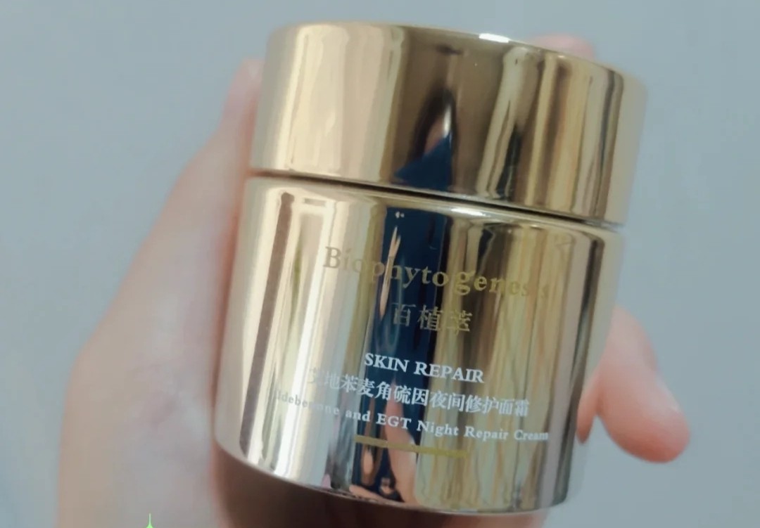 女孩买护肤品选哪几样,女人买护肤品买什么品牌