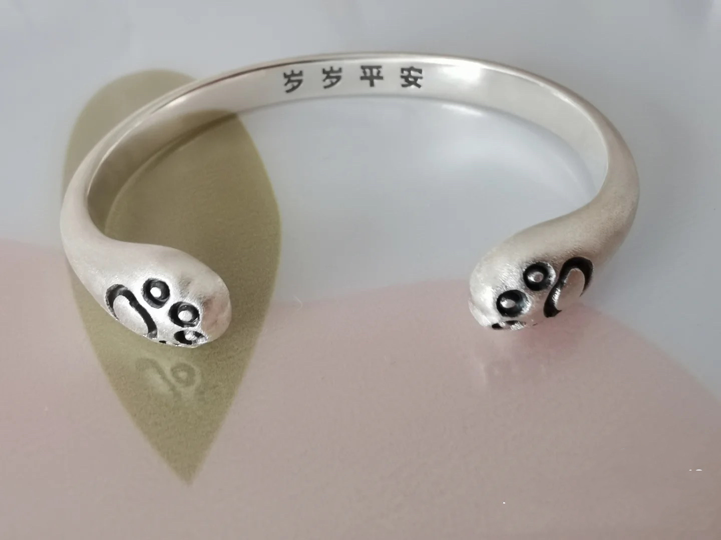 银手镯不圆了可以怎么调整,银手镯不圆了怎样修