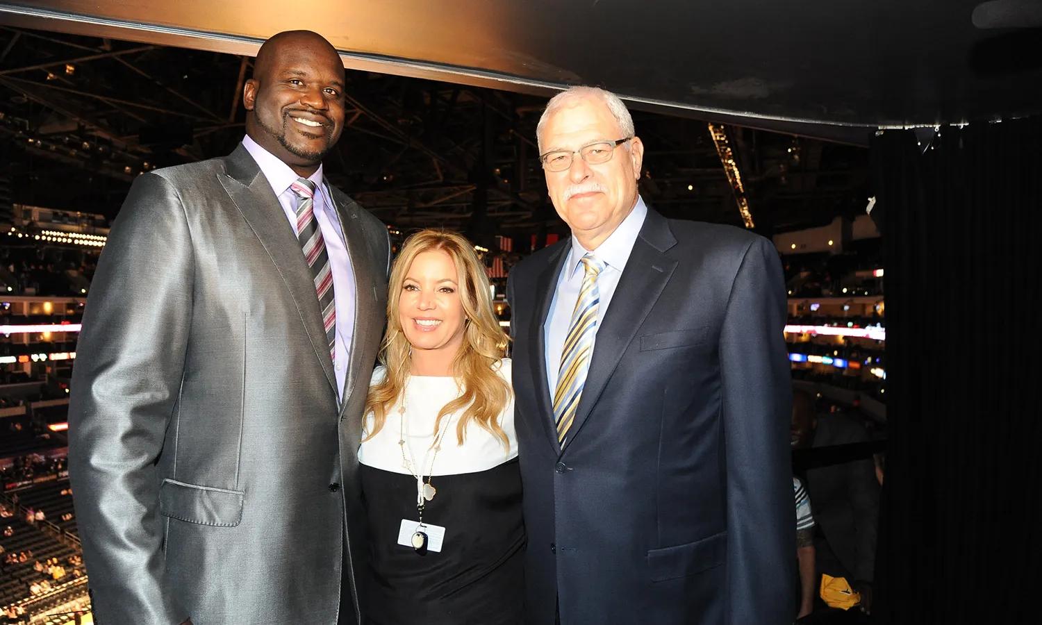 湖人老板珍妮·巴斯谈詹姆斯,湖人队75周年宣传珍妮巴斯