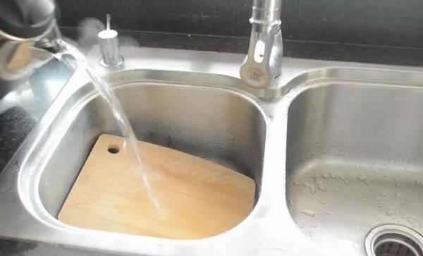 新买的砧板裂开怎么办,新砧板开裂是什么原因