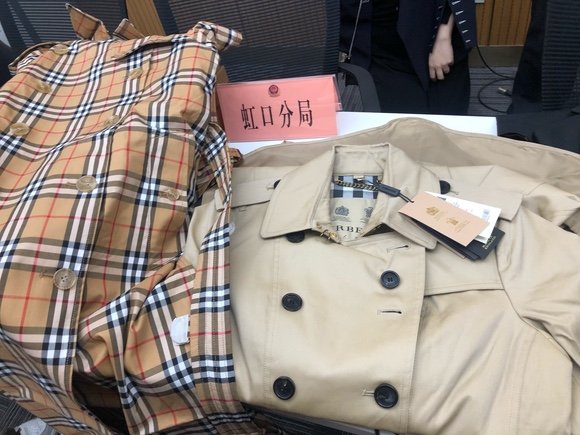 burberry围巾真假查询,官网买burberry围巾保真吗
