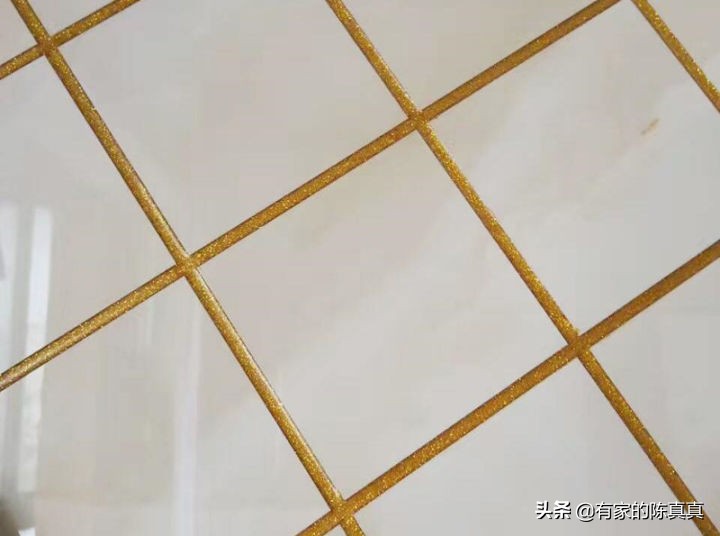 瓷砖美缝用美缝剂还是环氧彩砂好,瓷砖地面潮湿无法做美缝怎么解决