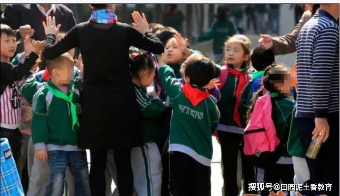 小学化倾向的危害及解决对策,学前教育禁止小学化案例