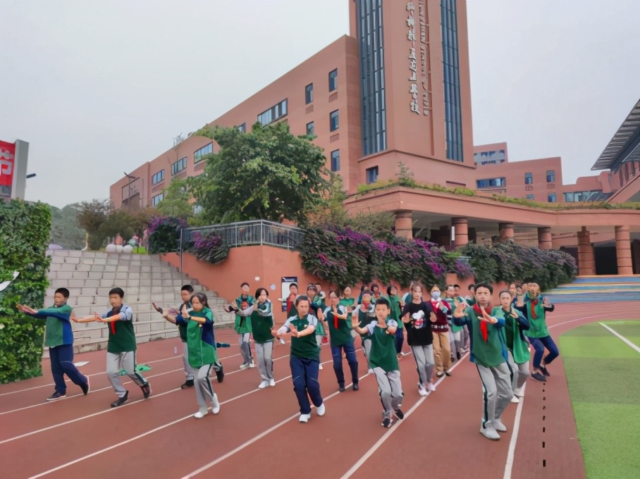 包揽多项市级一等奖!打造“武术特色课程”,实外五龙山蓄势待发
