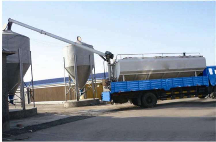 求购散装饲料运输车,二手大吨位饲料运输车