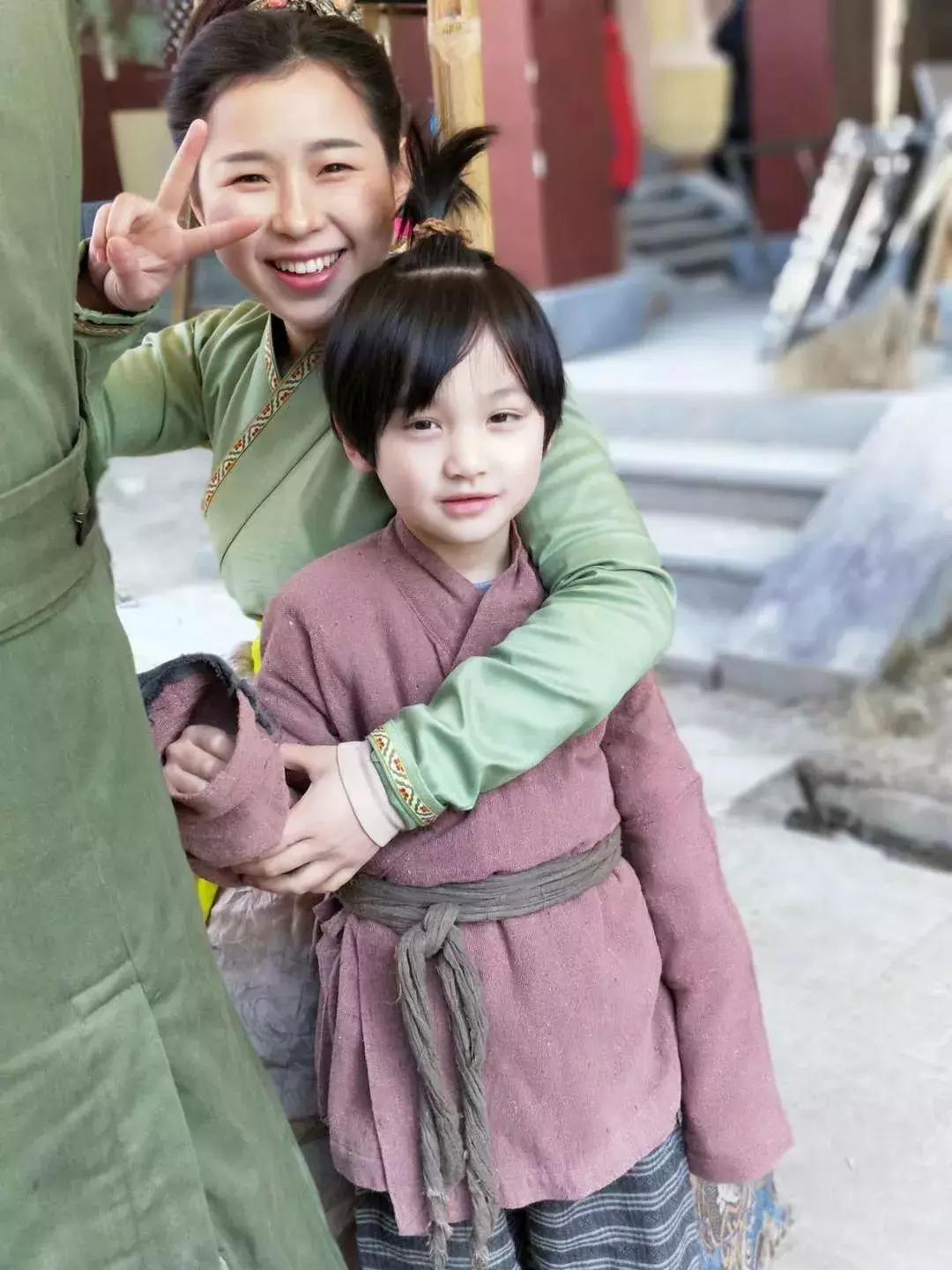 「CIERVO小鹿伯爵封面人物」邱彭浩：漫画里走出来的优雅少年