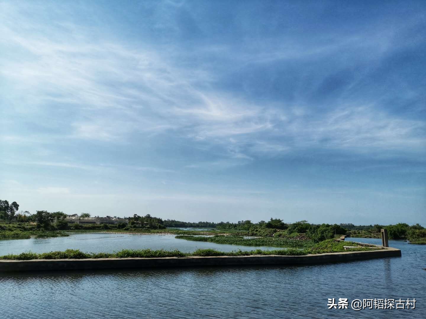 天然泉水石缝,大自然冷泉