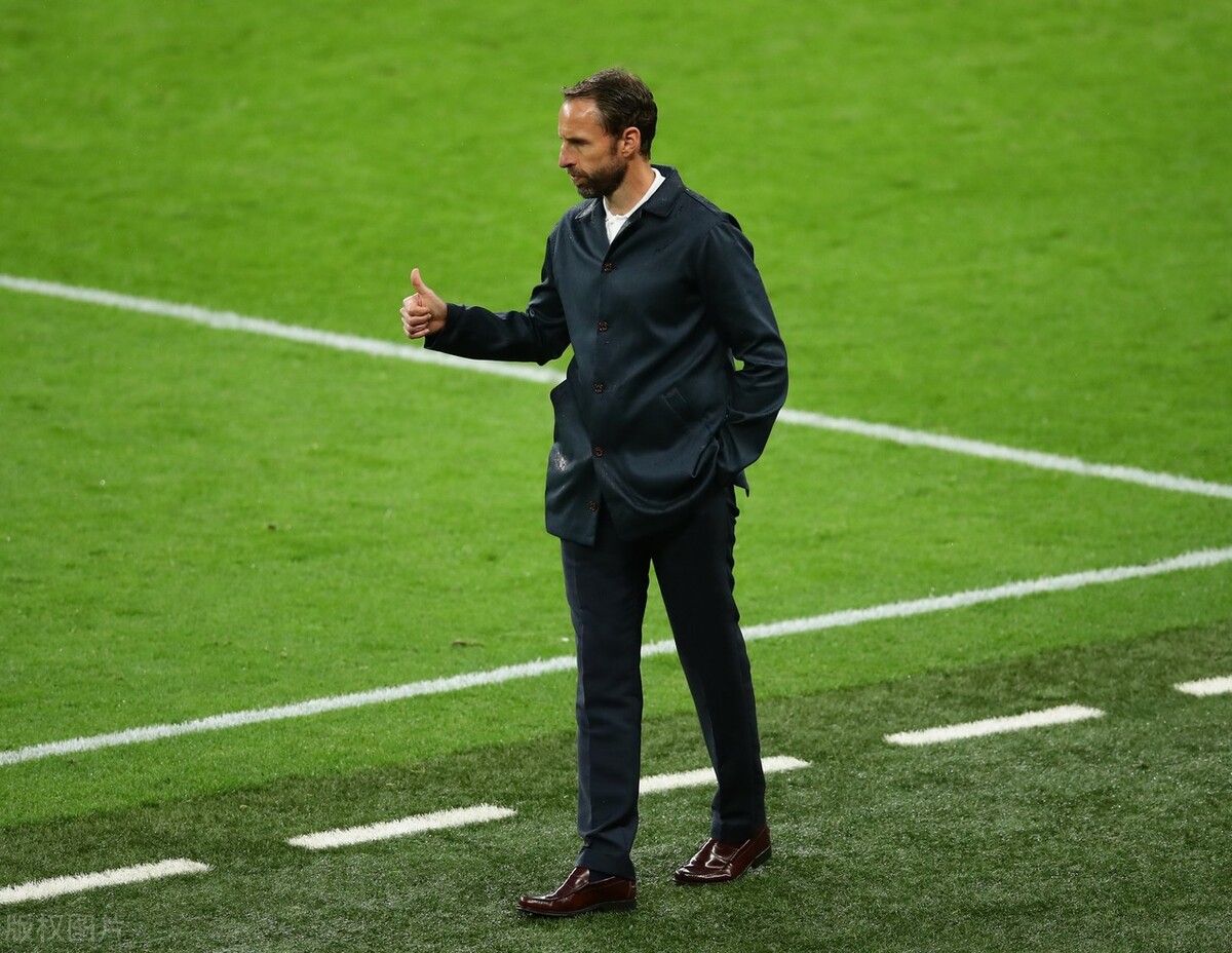 欧洲杯德国主帅勒夫,勒夫个人时装秀