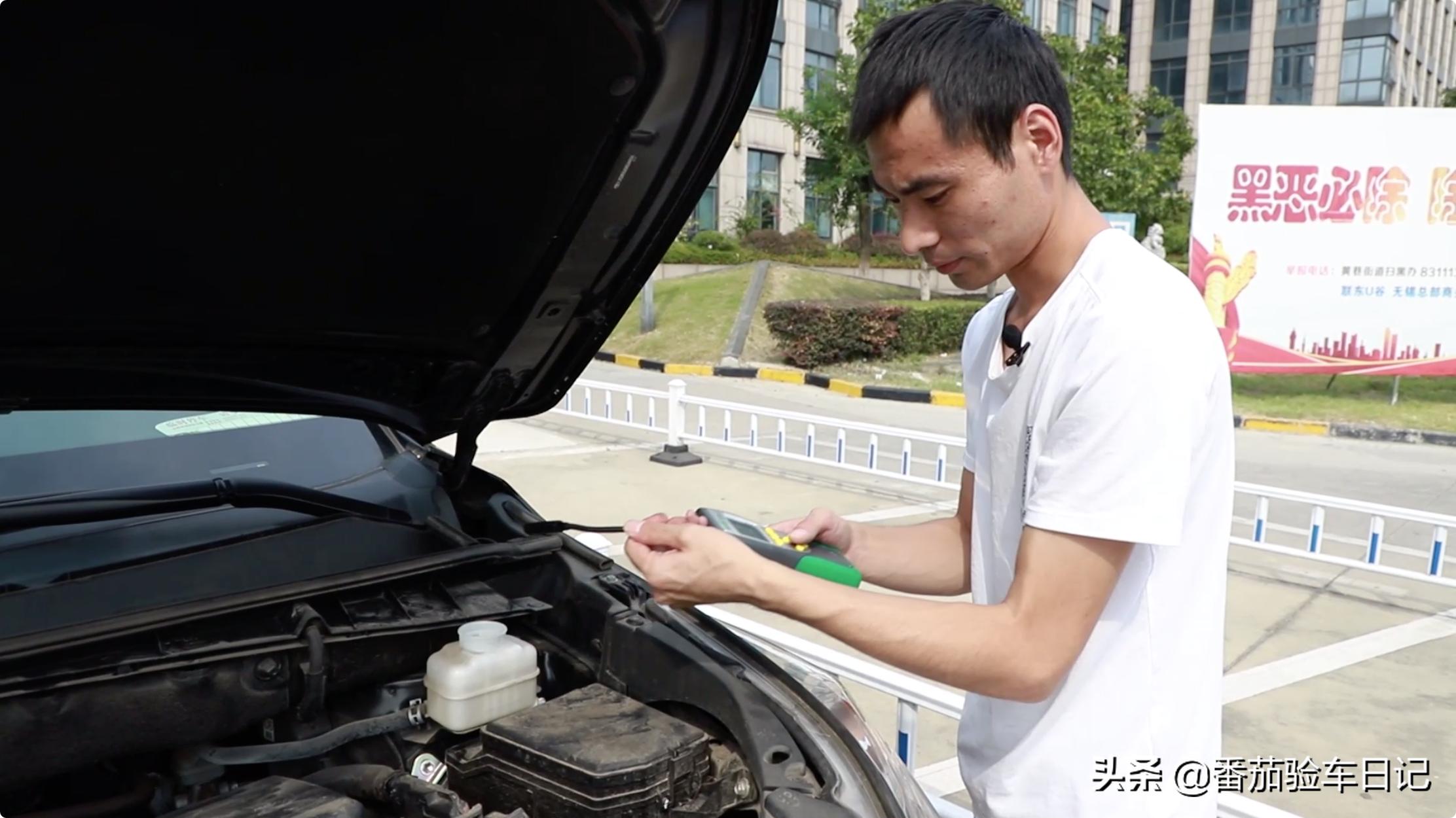 帮客户检测不到两年的丰田汉兰达，价格略高但是车况很值