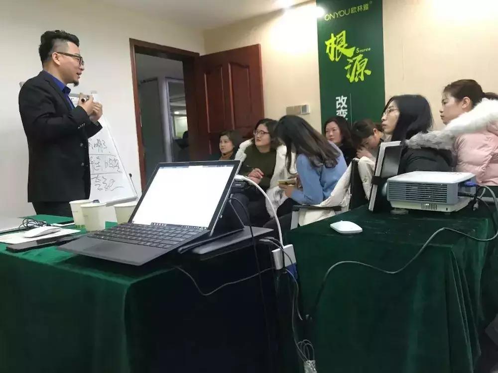 广屏视觉与欧林雅开启抖音运营战略合作