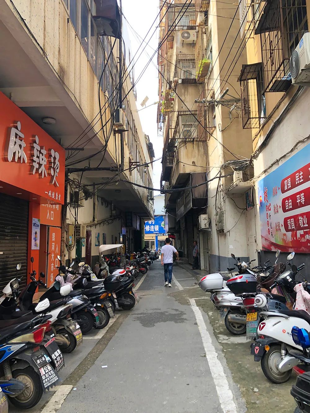 阜阳深巷里一家18年的板面馆！不起眼、挺难找、味道好