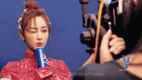 雷佳音优衣库广告是真的吗,雷佳音回应优衣库海报