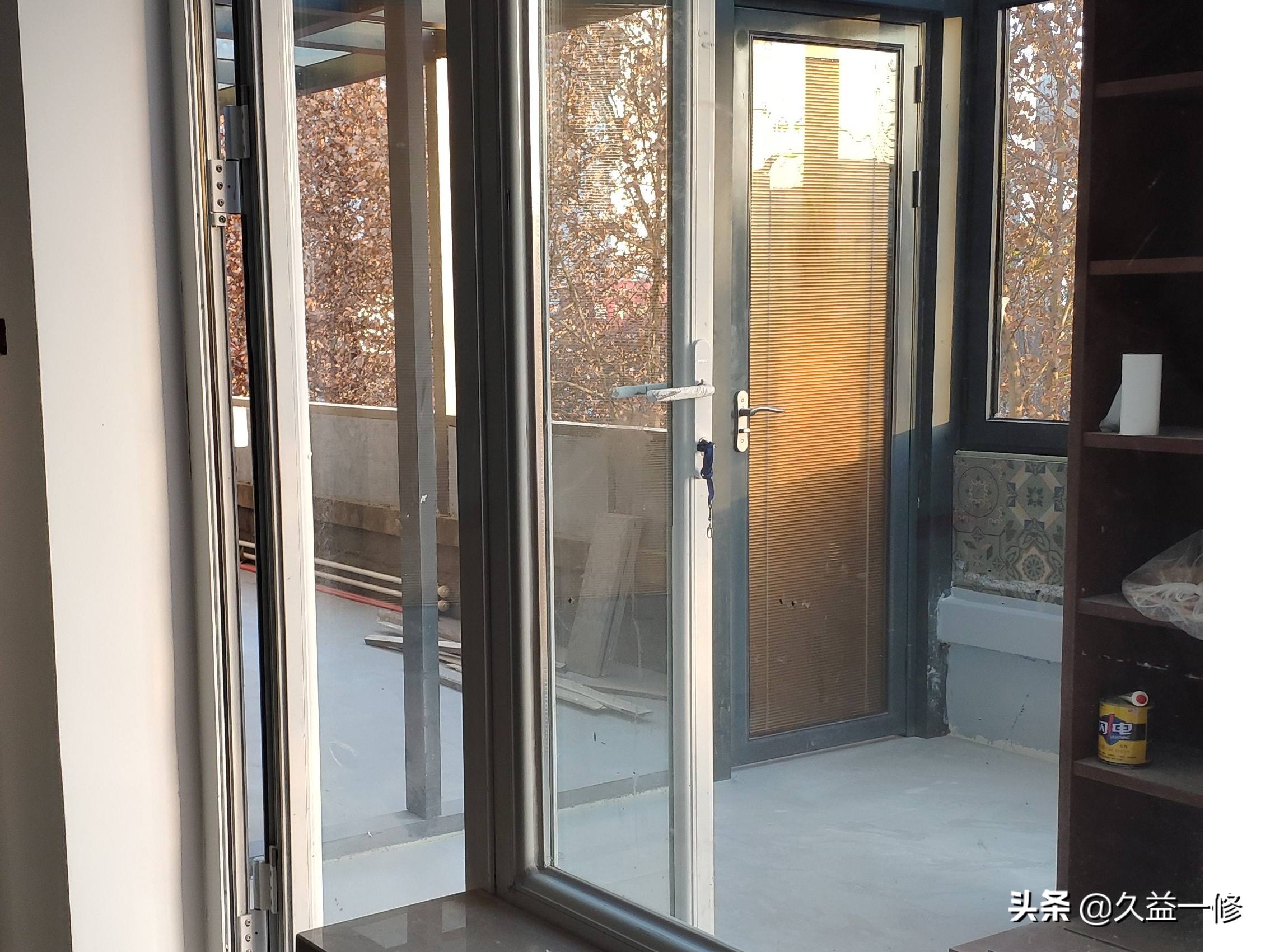 推拉窗倒灌漏水补救方案,推拉窗与墙体结合部漏水怎么处理