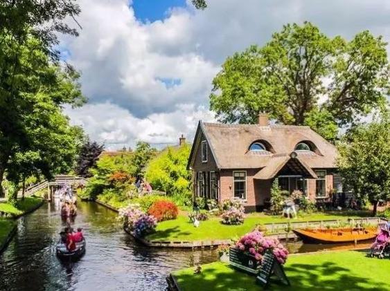 荷兰美丽而神秘的羊角村,羊角村荷兰最受欢迎小镇