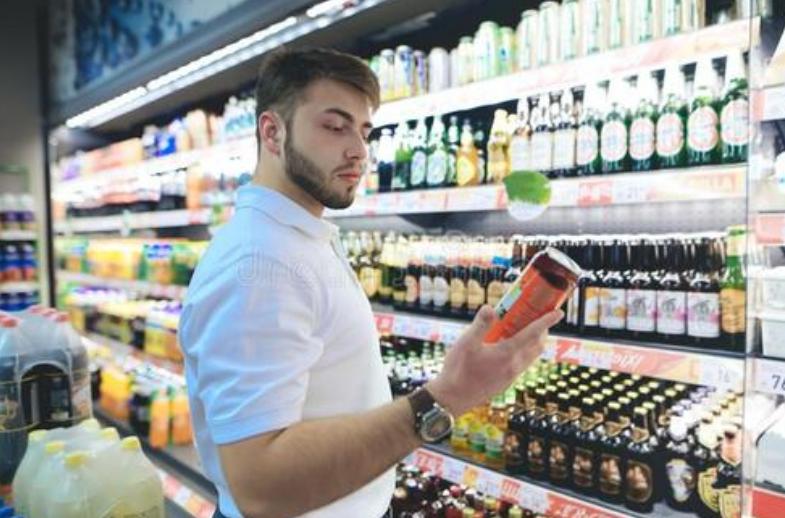 在酒吧要多少钱,在酒吧一次性消费多少