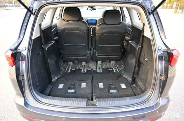 6座口碑最好的家用车五菱凯捷,家用空间大国产10万轿车