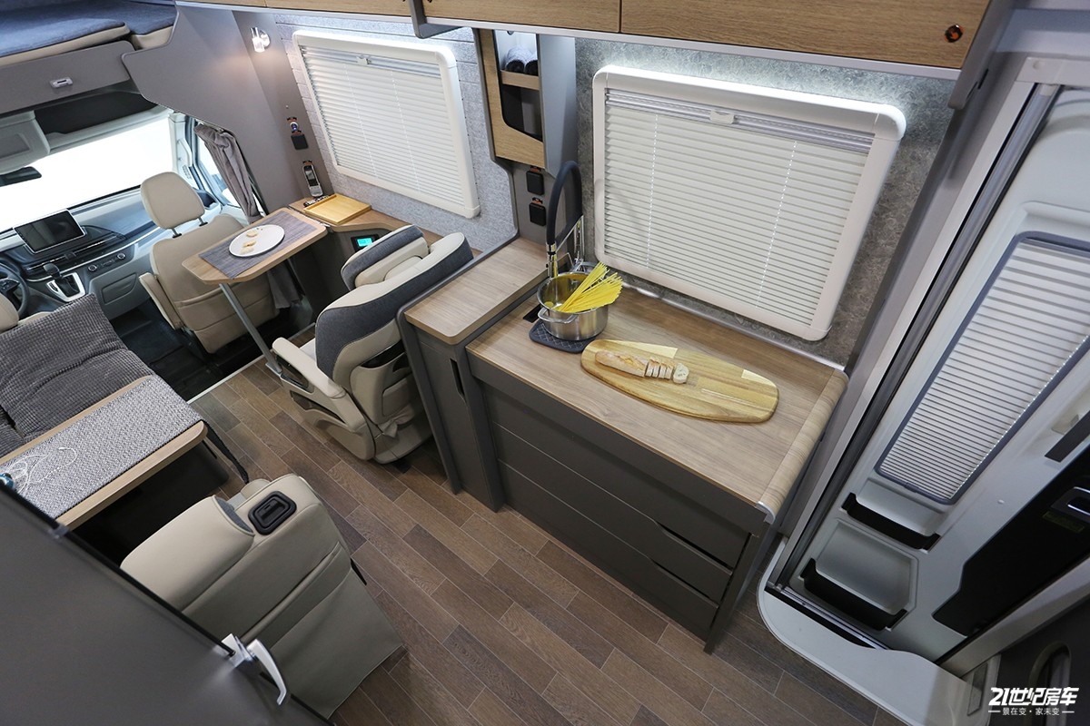 锐仕c1房车改装案例,锐仕c型房车最新款