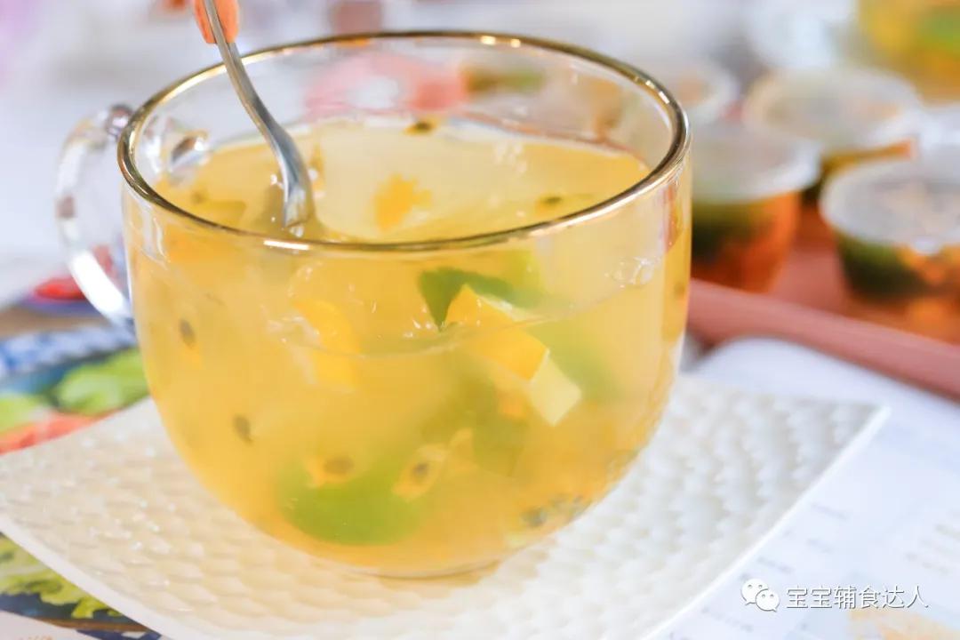 夏天再热也不要让娃做这些事,天再热也别乱逼孩子喝水