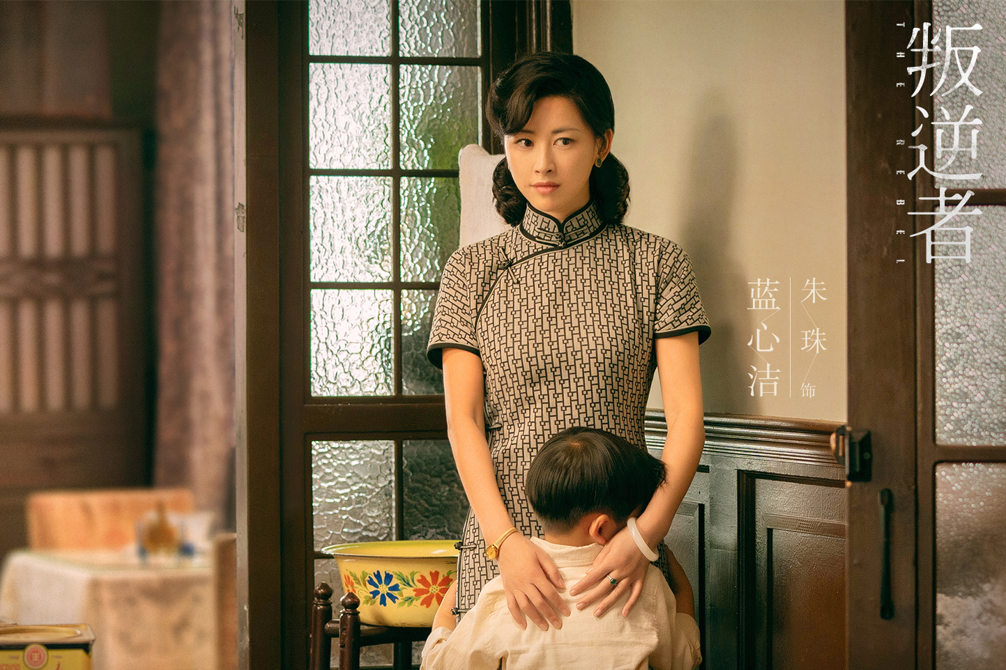 朱珠的放*情纵**史，与世界顶级富豪擦肩而过，靠美貌征服了5个男人