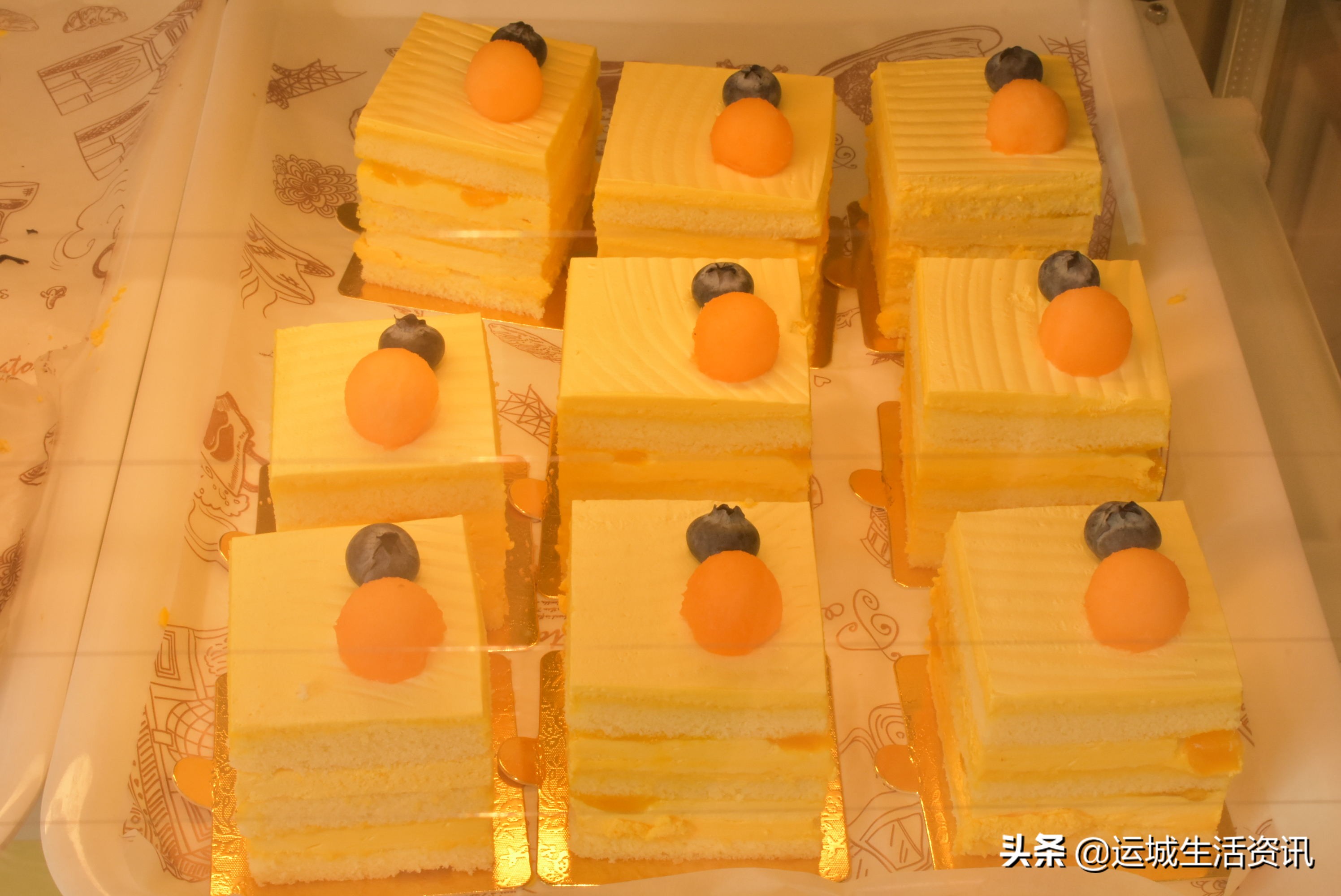 市民排队免费吃蛋糕：运城天鹅湾“生日颂烘焙”开业大酬宾