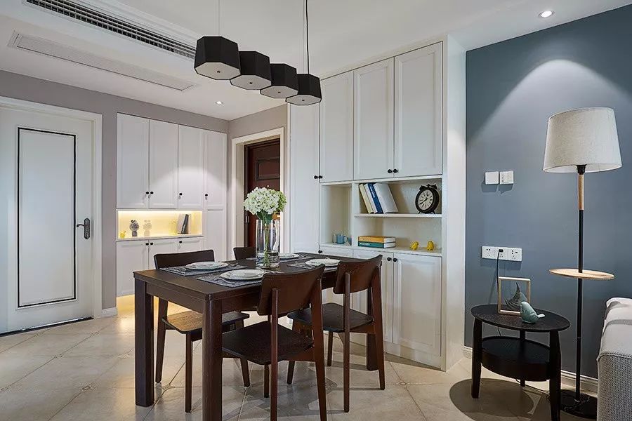 定制餐边柜子不显压抑,定制餐边柜留空