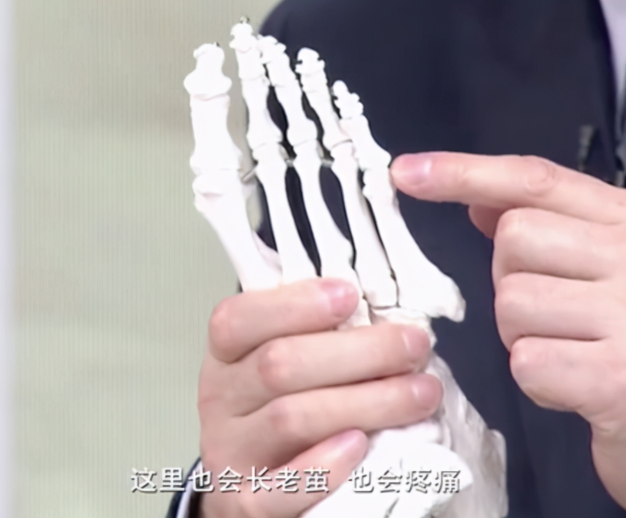 怎么选择适合自己脚型的鞋,怎样选一款适合自己脚型的鞋