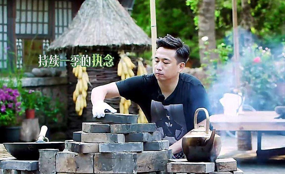 6天前，从“国民偶像”到“娱乐圈厨神”的黄小厨，也翻车了？