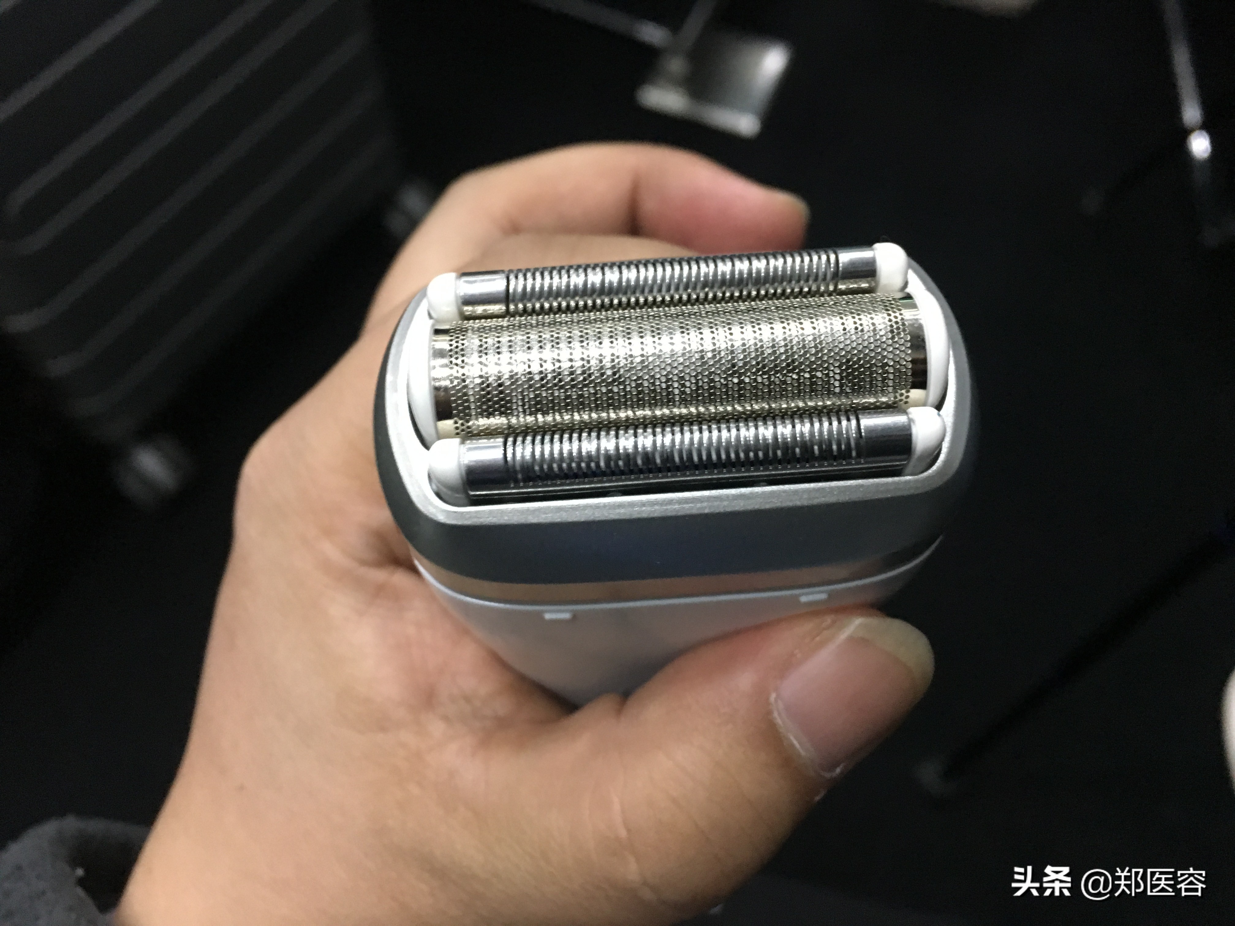 仅199元起须眉科技AWE发布洁面仪三刀头剃须刀新品