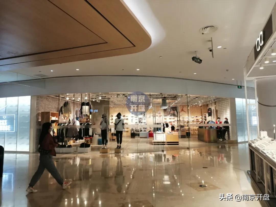 凉凉！南京顶流商场亏本抛售，竟无人接盘