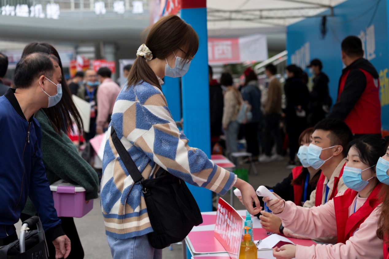 西城迎新,从“心”开始——西南科技大学城市学院迎新工作纪实