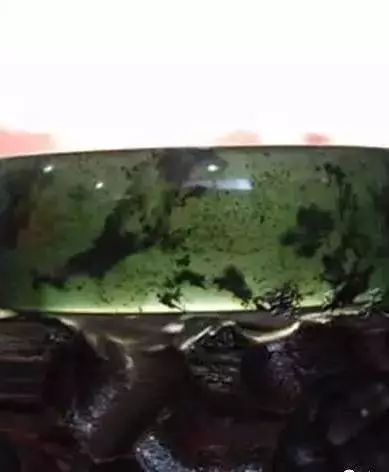 深黑色的玉石有哪些,黑色玉石都有哪些