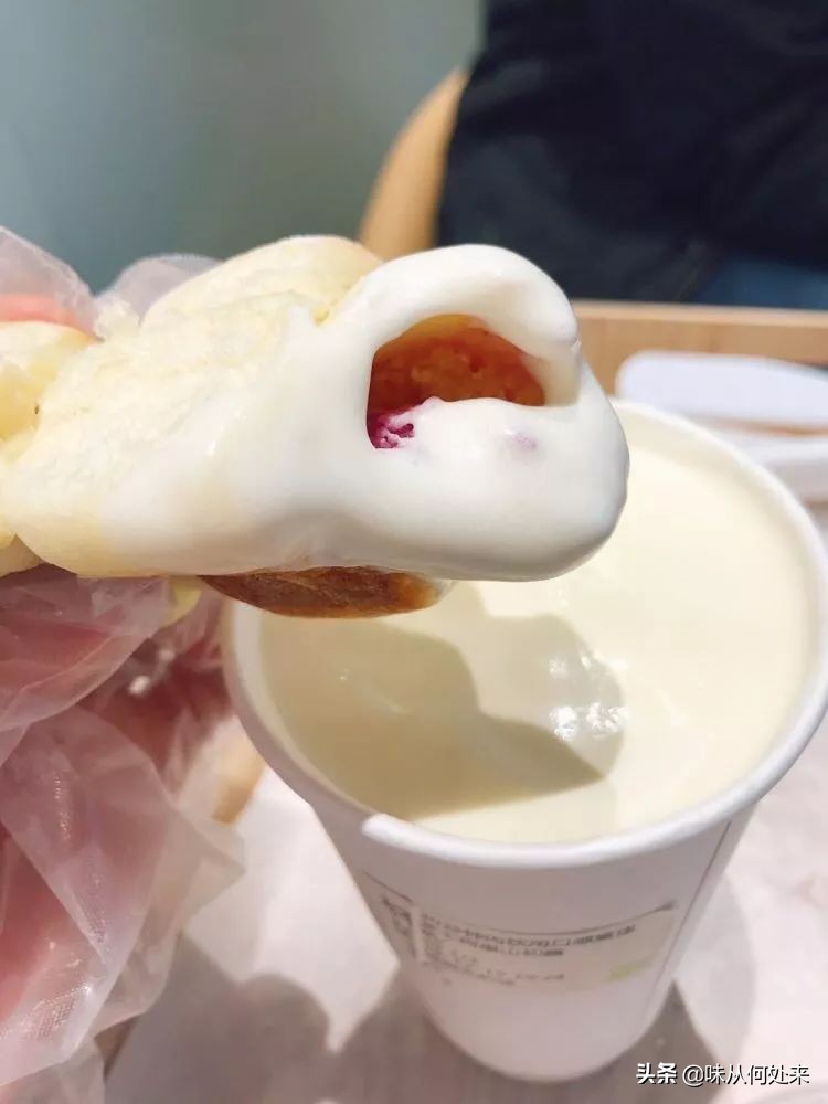 奶茶灰和奶茶色有什么区别,奶茶色和奶茶棕色是一个颜色吗