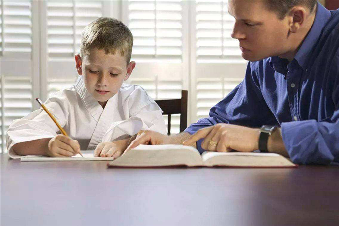 孩子学习经常记不住怎么办,孩子上课注意力不集中学习做作业