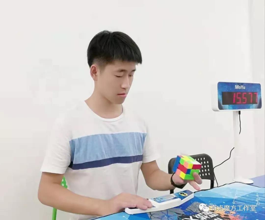 顶级魔方教学大师,学魔方的视频教程