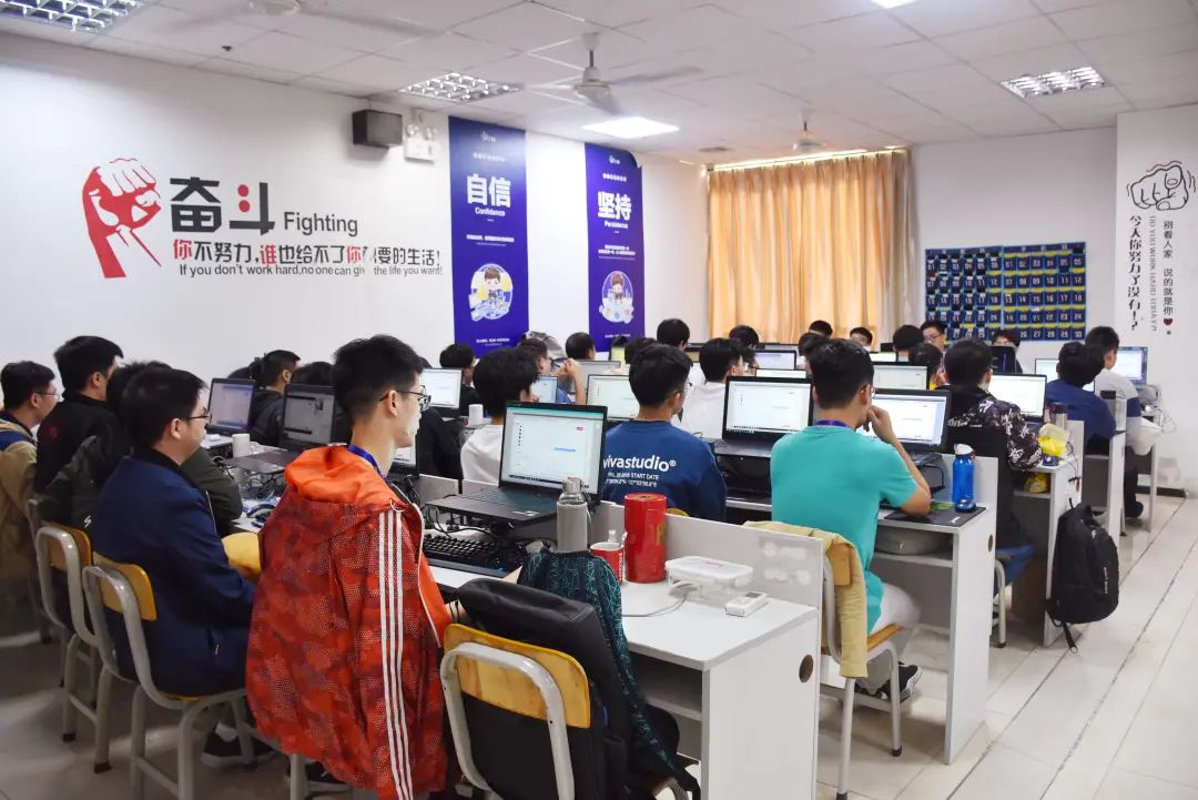 考不上本科都是智商问题视频,考不上本科真的没有出路嘛