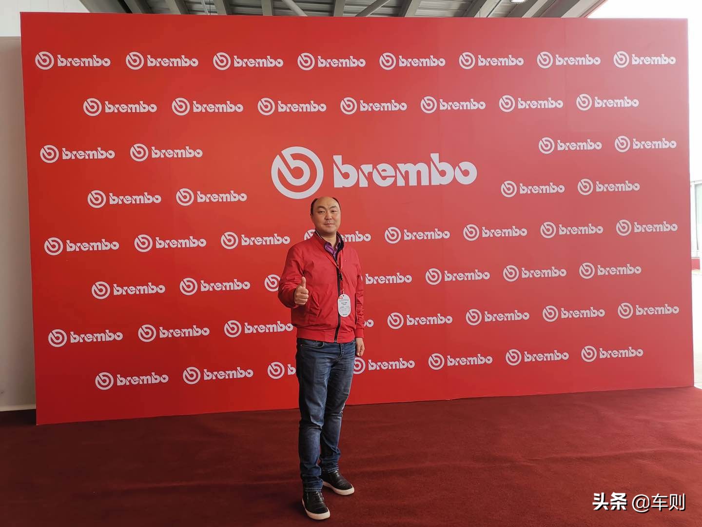 新款特斯拉modely布雷博brembo,布雷博brembo和brembo有什么区别