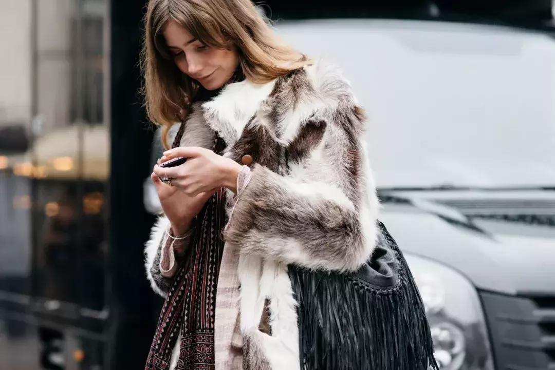 爱买衣服的女人有多幸福,爱买衣服爱打扮的女人