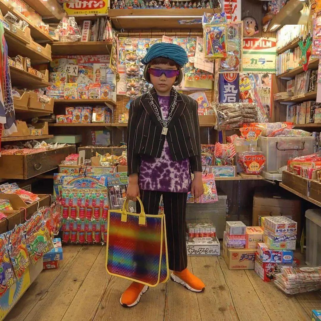 女版GD潮过陈冠希女儿?月入十万萌娃靠穿搭火爆ins