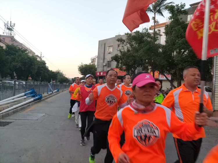 魅力深马,微马同行!六约微马助力深圳国际马拉松