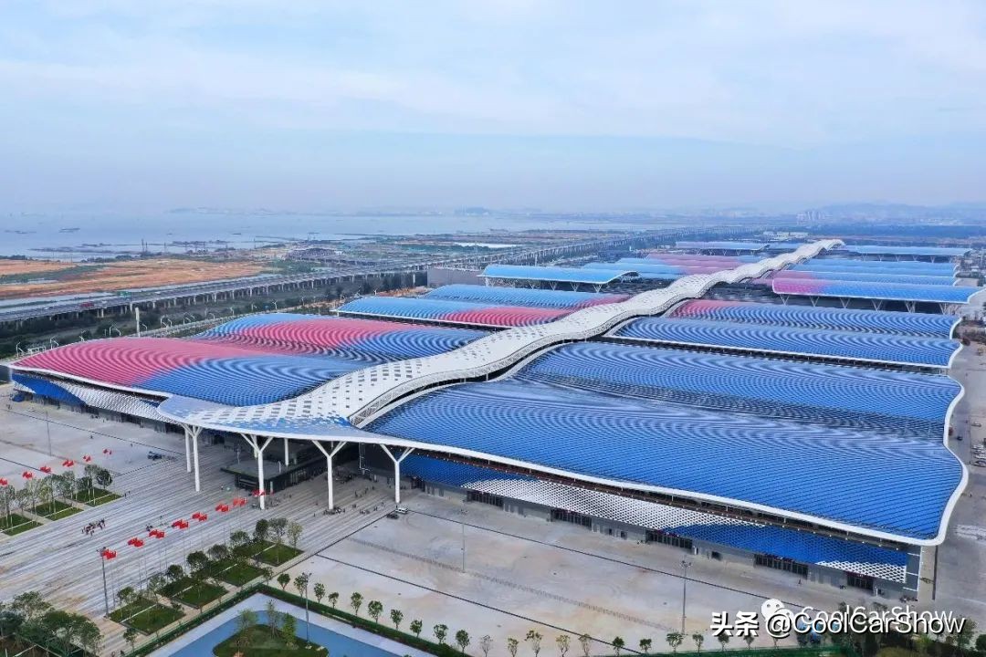 鸟巢体育馆有几个足球场,六个鸟巢